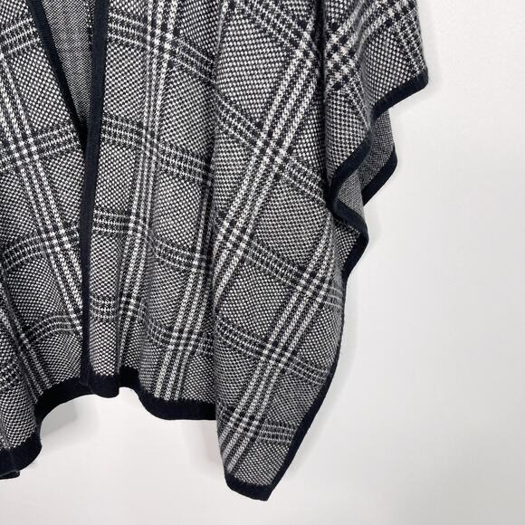 Soft Joie Black Gray Glen Plaid Wool Poncho Wrap Sweater One Size OS Shrug - Picture 4 of 11